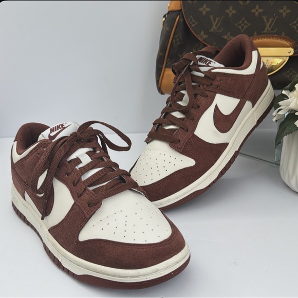 Brand New Nike Women’s Low Suade Dunk size 9 - Picture 4 of 10